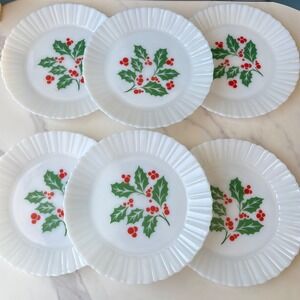 Vtg Crisa Mexico Milk Glass Holly Berry Christmas Dinner Plates Set of 6